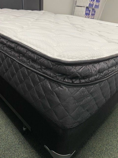 Saturn 4500 outlet pillow top mattress